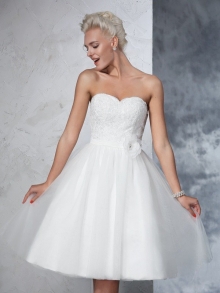 A-Line/Princess Sweetheart Hand-made Flower Sleeveless Short Net Wedding Dresses