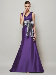 A-Line/Princess V-neck Sleeveless Sash/Ribbon/Belt Long Taffeta Dresses