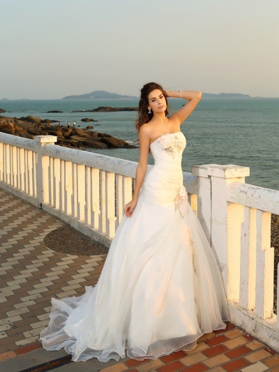 Ball Gown Strapless Hand-Made Flower Sleeveless Long Satin Beach Wedding Dresses [51072]