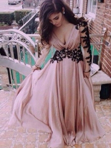 A-Line/Princess Long Sleeves V-neck Chiffon Applique Floor-Length Dresses