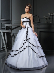 Ball Gown Sweetheart Applique Sleeveless Long Satin Wedding Dresses