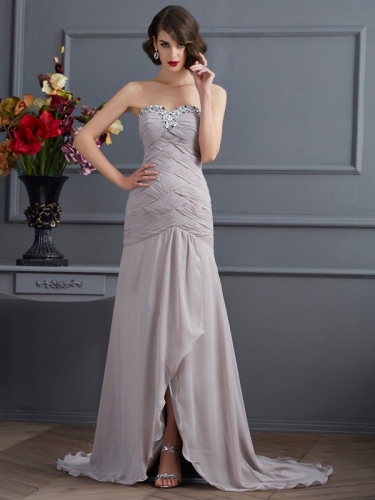 A-Line/Princess Sweetheart Sleeveless Beading Long Chiffon Dresses