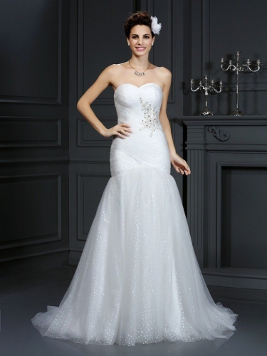 Sheath/Column Sweetheart Beading Sleeveless Long Net Wedding Dresses