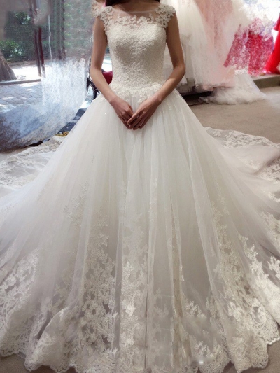 Ball Gown Sleeveless Bateau Applique Court Train Tulle Wedding Dresses