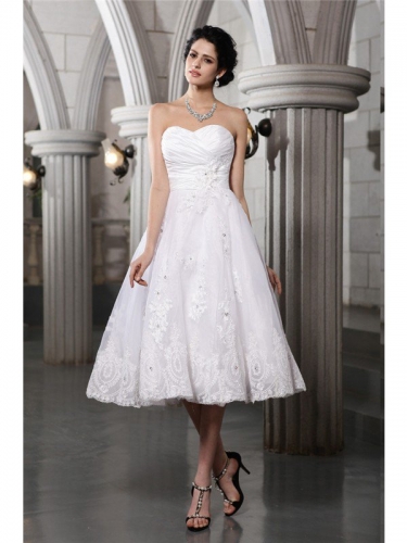 A-Line/Princess Sweetheart Sleeveless Beading Applique Short Taffeta Wedding Dresses