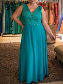 A-Line/Princess V-neck Sleeveless Applique Floor-Length Chiffon Plus Size Dresses