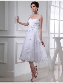 A-Line/Princess Beading Sweetheart Sleeveless Organza Applique Taffeta Wedding Dresses